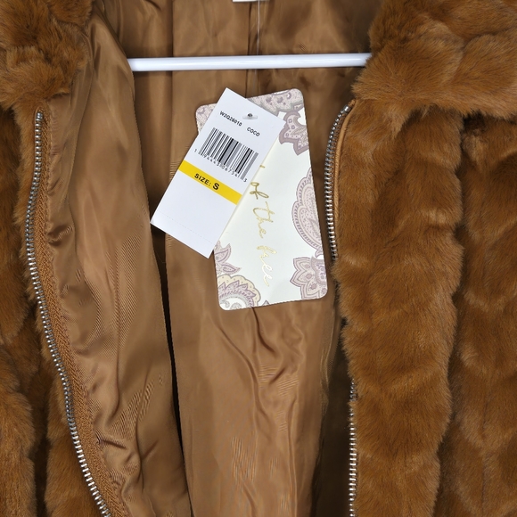 🎁NWT Band of the Free Val Faux Fur Chevron Jacket in Coco - Picture 3 of 6